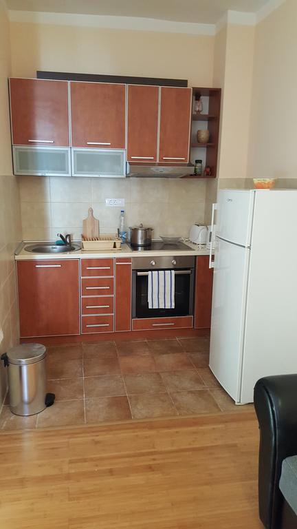 Roman Gardens Studio Apartment Рісан Екстер'єр фото